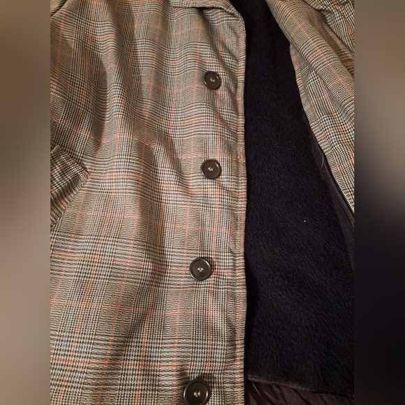 All Weather coat by Campus. Beautiful pattern,  excellent condition.  Warm - Picture 7 of 10